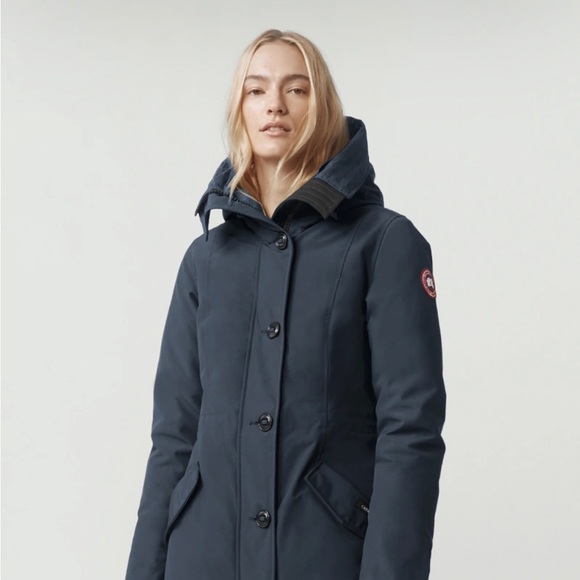Canada Goose Rossclair Parka. Size Medium - Picture 2 of 16